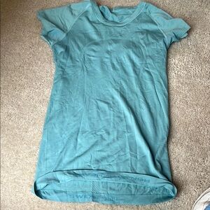 Lululemon swiftly tech short sleeve, light green